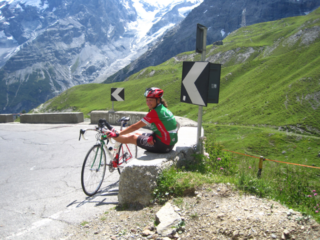 Heather Theobald of CycleItalia takes a break