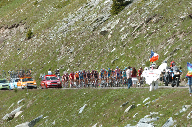 Ascending the Croix de Fer