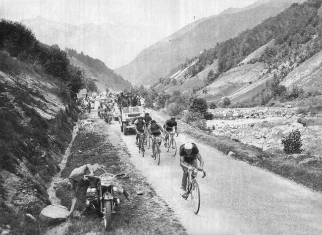 Ferdy Kubler attacks on the Toumalet