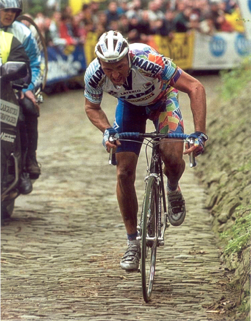 Johan Museeuw attacks on the gRammont