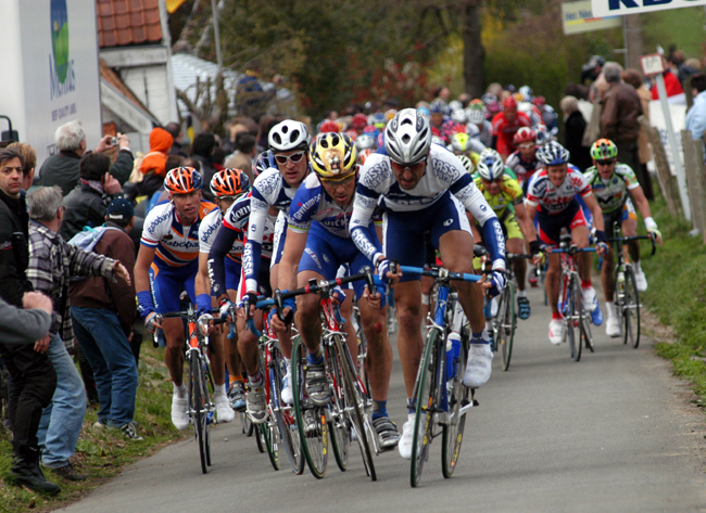 Roberto Petito leads Johan Museeuw