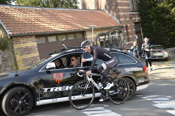 Frank Schleck has a chat