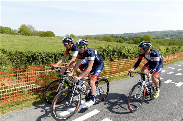 Jerome Pineau and IAM Cycling teammates