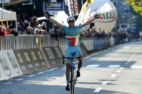 Vincenzo Nibali wins Tour of Lombardy