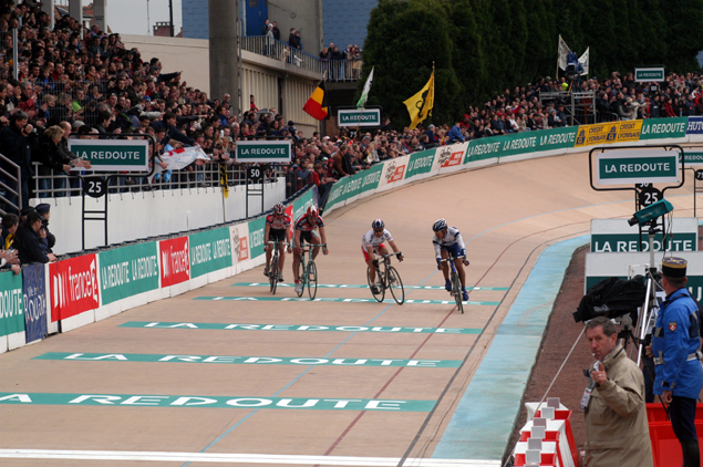 The final four jockey on the velodrome