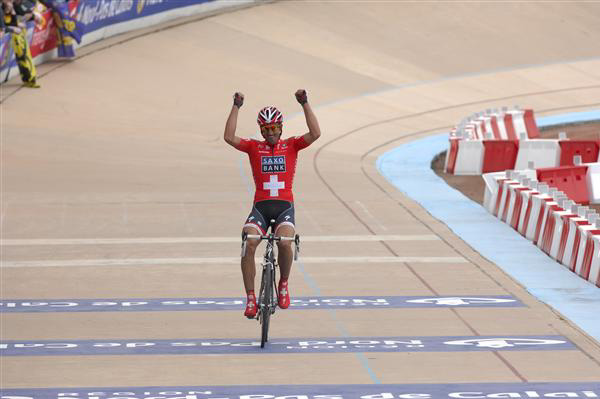 Cancellara wins