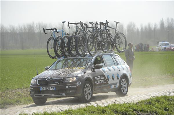 Ag2r car