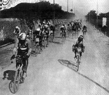 The peloton in stage 1