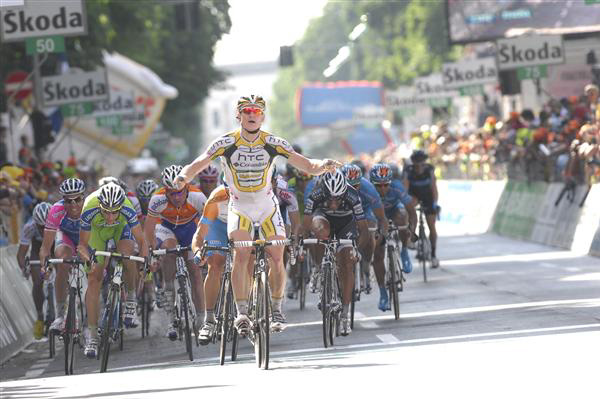 Greipel wins stage 18