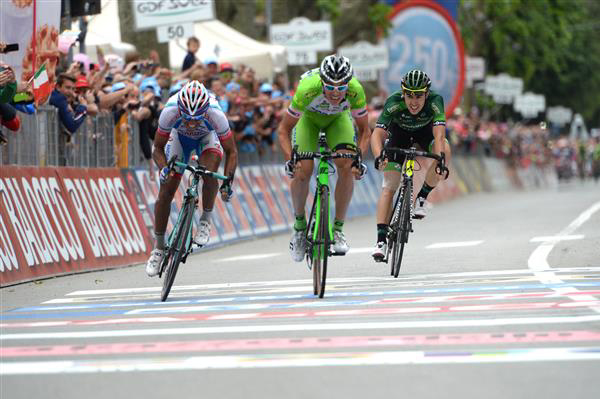 Marco Canola leads out the sprint