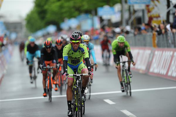 Alberto Contador finishes stage 13