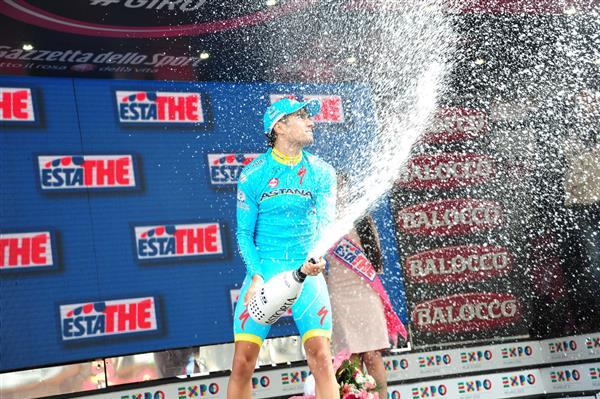 Mikel Landa celebrates his second stage victory in a row