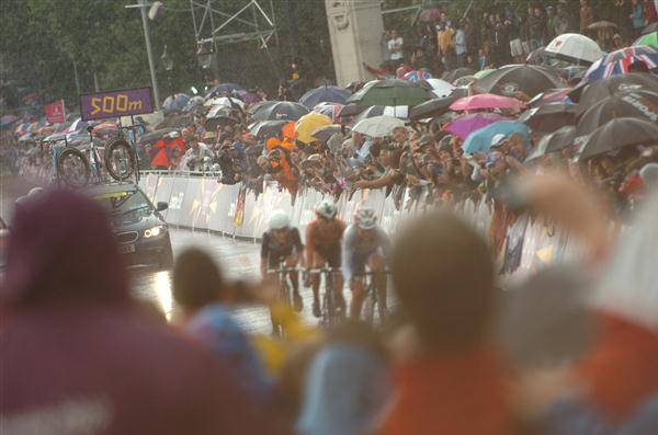 Women's Road Race finish