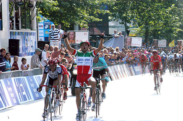 Bettini wins 2003 HEW Cyclassics