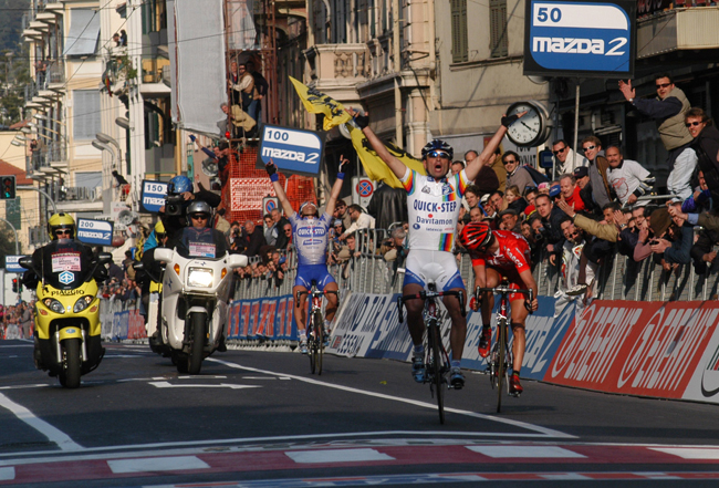 Paolo Bettini wins the 2003 Milano-san Remo