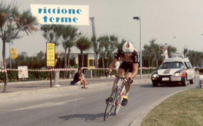 Bugno riding the Giro's stage 10 time trial