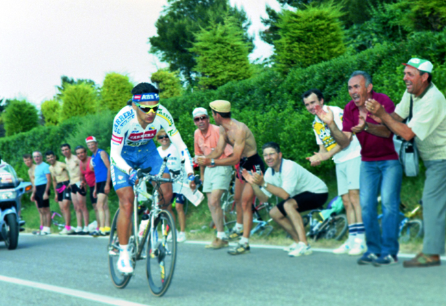 Chiappucci riding sage 10 of the 1993 Giro d'Italia