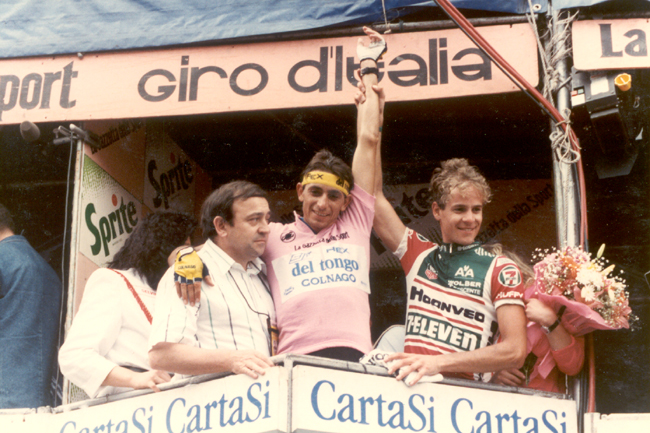 Hampsten celebrates his stage 12 Giro victory