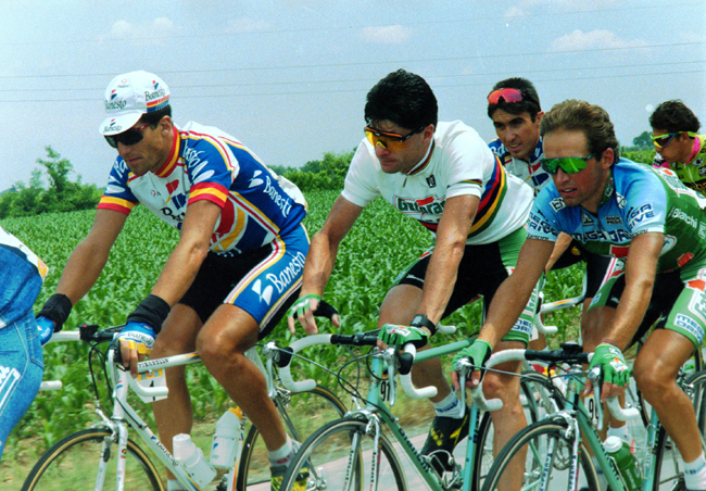 Miguel indirain and Giranni Bugno in stage 13 of the 1993 Giro