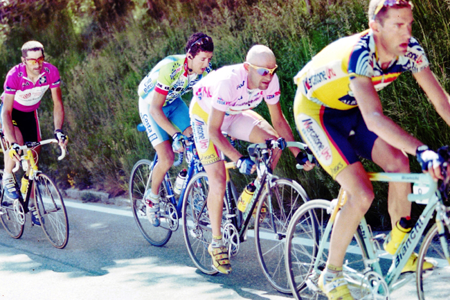 Jlabert follows pantani in the 1999 Giro