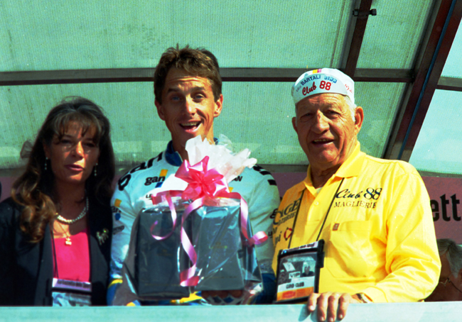 Greg LeMond with Gino Bartali after stage 14 of the 1993 Giro d'Italia