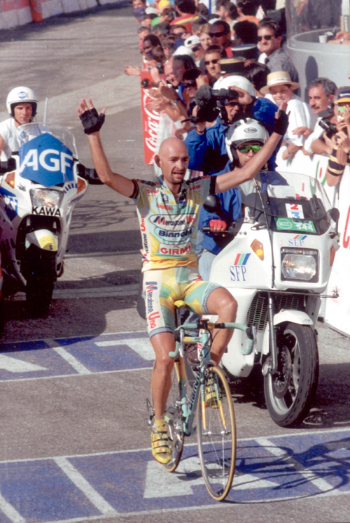 Marco pantani wins stage 11 of the 1998 Tour de France