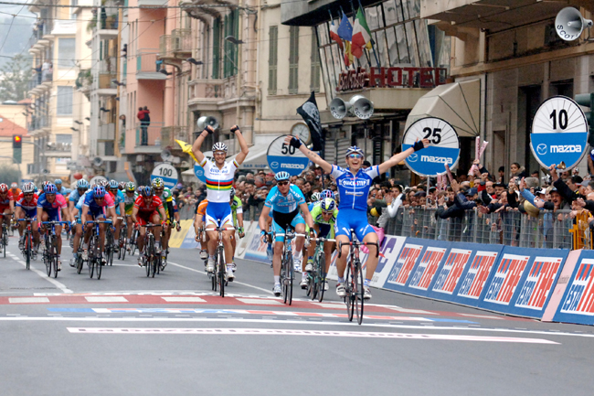 Filippo Pozzato wins the 2006 Milano-San Remo