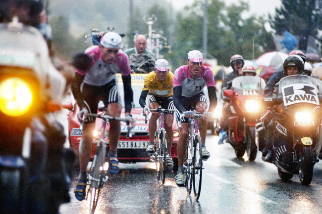 Ullrich racing stage 15 of the 1998 Tour de France