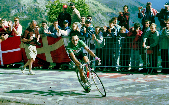 Erik Zabel cliumbs to l'Alpe d'Huez