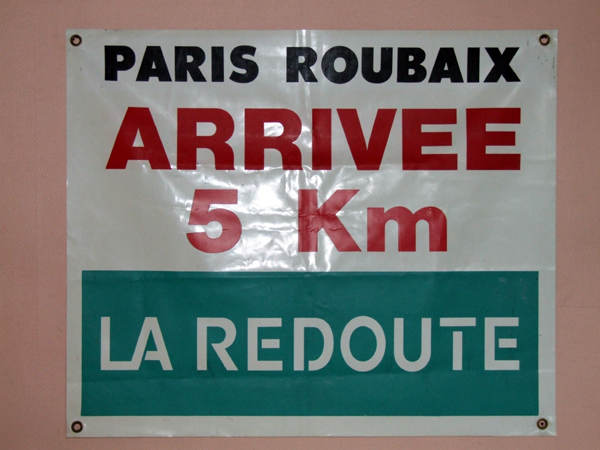 5 km to go sign