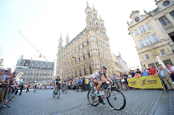 Jan Bakelandts starts the race