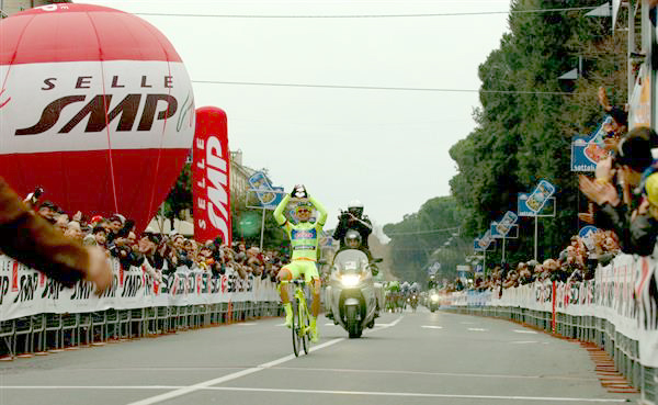 Simone Ponzi wins 2014 GP Etruschi