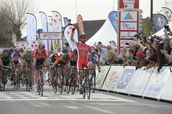 Nacer Bouhanni wins the 2015 GP de Denain