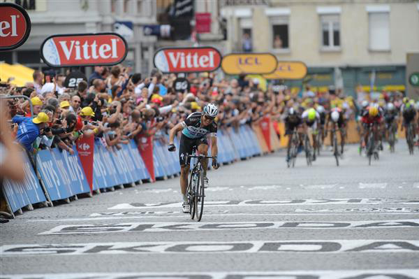 Tony Martin wins stage 4