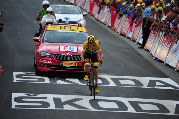 Chris Froome finishes