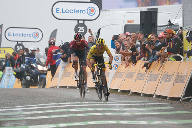 JulianAlaphilippe leads in Wout Proels