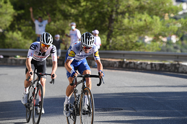 Julian Alaphilippe and AMrc Hirschi