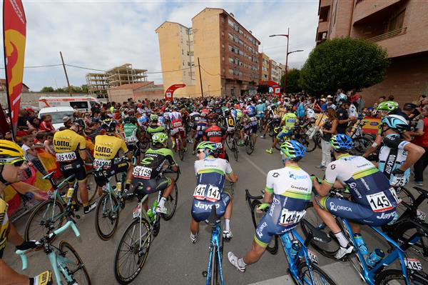 Peloton at start