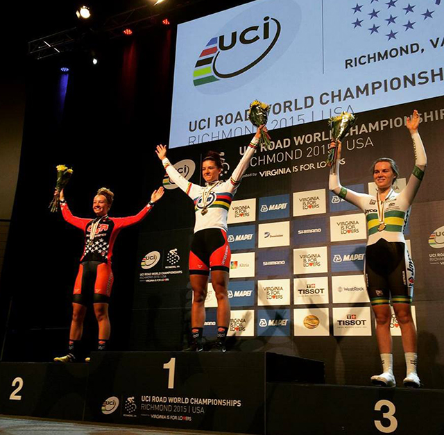 Junio Women's time trial podium