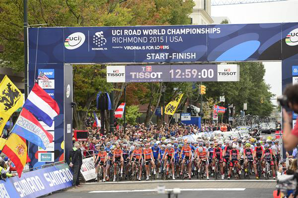 The pelotonnis ready to start